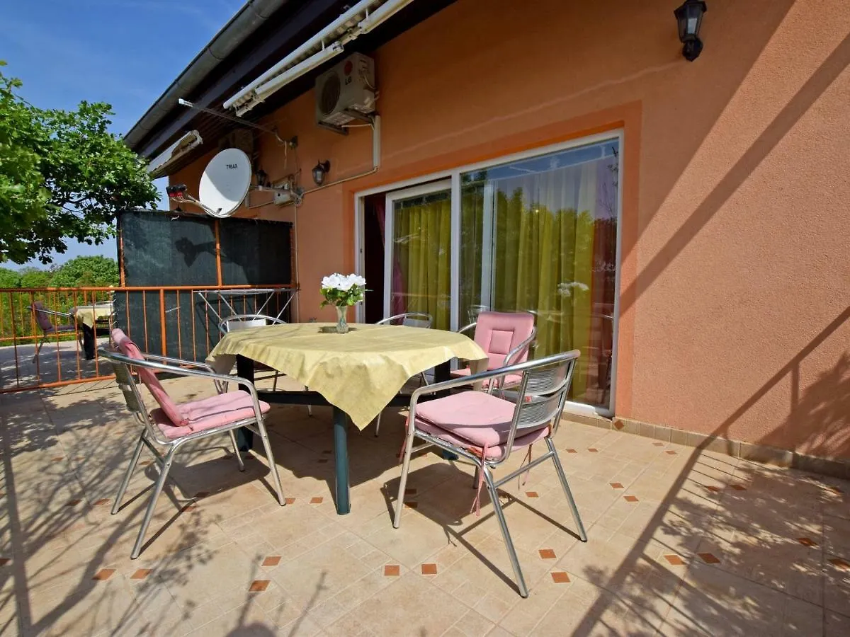 Apartments Pinka Seline 0*,