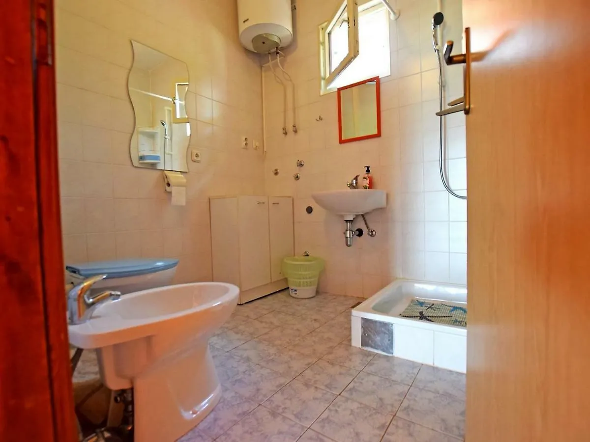 Apartments Pinka Seline 0*,